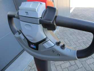 Used Forklift Truck TOYOTA SWE120XR ELEKTRO HOCHHUBWAGENDEICHSEL (13040691)