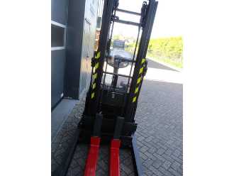Used Forklift Truck TOYOTA SWE120XR ELEKTRO HOCHHUBWAGENDEICHSEL (13040691)