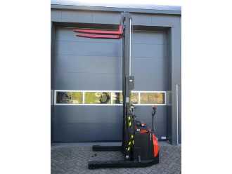 Used Forklift Truck TOYOTA SWE120XR ELEKTRO HOCHHUBWAGENDEICHSEL (13040691)