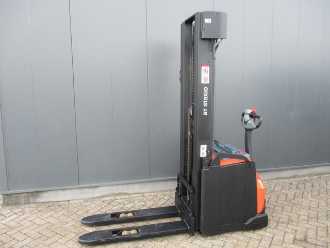 Used Forklift Truck TOYOTA SWE160 ELEKTRO HOCHHUBWAGENDEICHSEL (13049551)