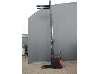 Used Forklift Truck TOYOTA SWE160 ELEKTRO HOCHHUBWAGENDEICHSEL (13049551)