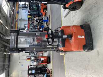 Used Forklift Truck TOYOTA SWE160 ELEKTRO HOCHHUBWAGENDEICHSEL (13059465) backdrop