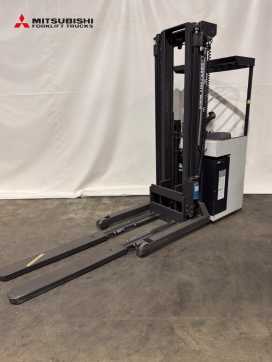 Used Forklift Truck UNICARRIERS 100SDTFV570XTF - Teleskopgabeln - Wie Neu! - 1Std. ELEKTRO SEITENSTAPLER (12917267)