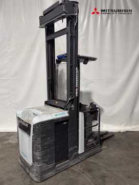 Used Forklift Truck UNICARRIERS 100TVI540EPM - 1.592 Std. - HH 5.400 mm ELEKTRO HOCHHUBKOMMISSIONIERER (12922736) backdrop