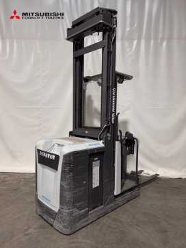 Used Forklift Truck UNICARRIERS 100TVI540EPM - 1.614 Std. - HH 5.400 mm ELEKTRO HOCHHUBKOMMISSIONIERER (12922737) backdrop