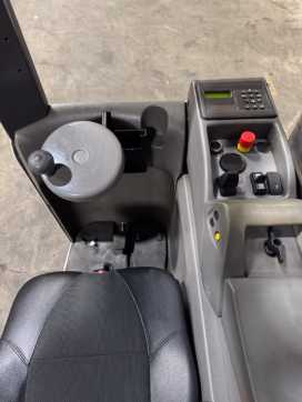 Used Forklift Truck UNICARRIERS Fahrerquersitz - TELESKOPGABELN - Hub.5.800mm - 1t ELEKTRO HOCHHUBWAGENFAHRERSTAND (12914445)