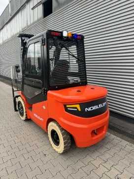 Used Forklift Truck WEITERE CPD38-A ELEKTRO VIERRADFRONTSTAPLER (13053700)