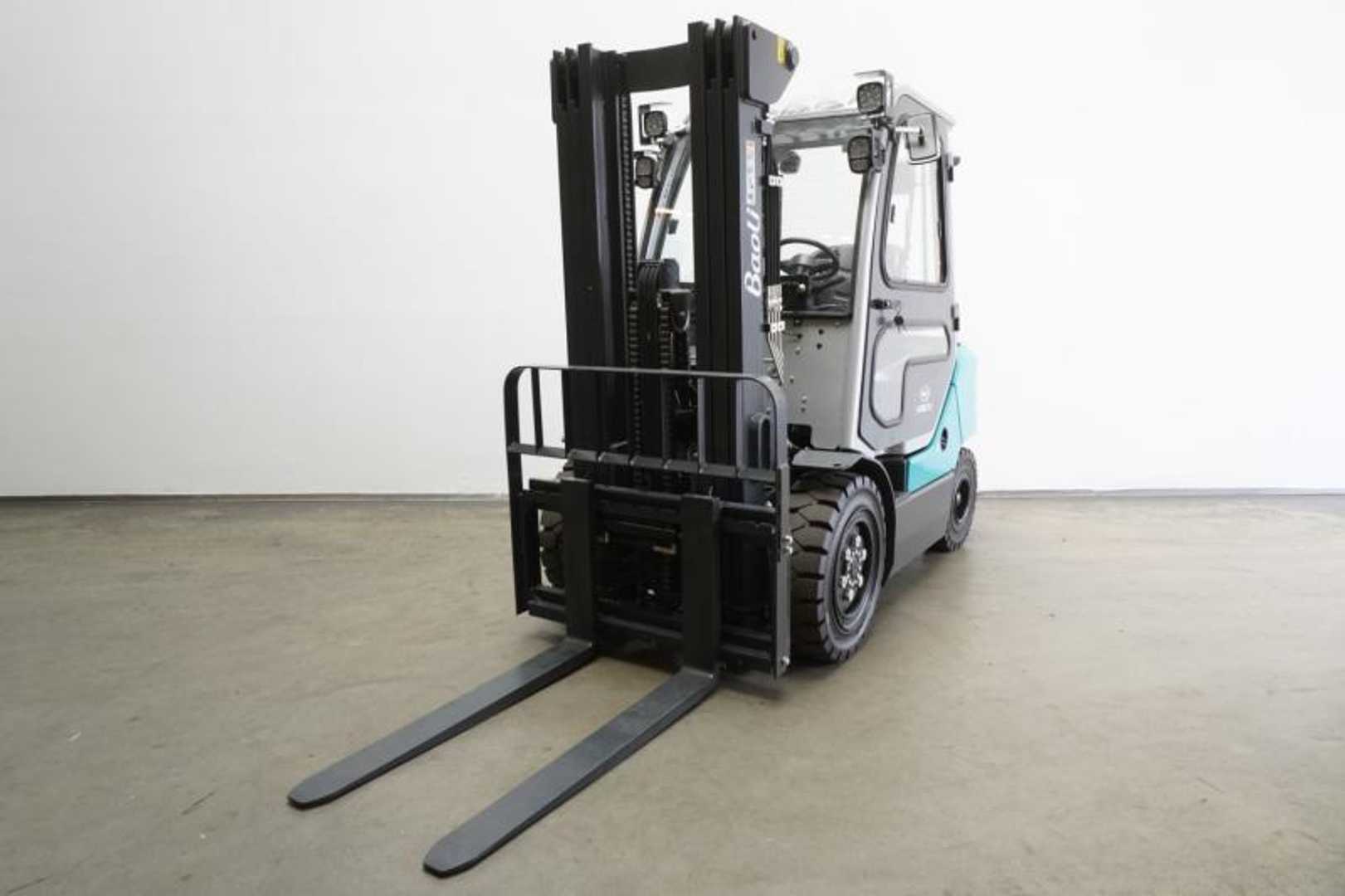 Used Forklift Truck WEITERE KBD 30 G1 DIESEL VIERRADFRONTSTAPLER (13064939)