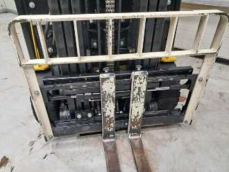 Used Forklift Truck YALE ERP16VT ELEKTRO DREIRADFRONTSTAPLER (12930979)