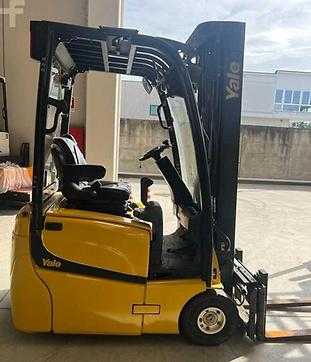 Used Forklift Truck YALE ERP16VT ELEKTRO DREIRADFRONTSTAPLER (12949748) backdrop