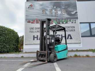 Used Forklift Truck YALE ERP16VTLWB ELEKTRO DREIRADFRONTSTAPLER (12994233) backdrop