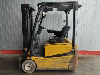 Used Forklift Truck YALE ERP20VT MwBF2080 ELEKTRO DREIRADFRONTSTAPLER (13007878) backdrop