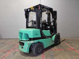 Used Forklift Truck YALE GDP30VX DIESEL VIERRADFRONTSTAPLER (13065341) backdrop