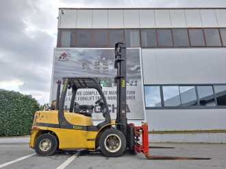 Used Forklift Truck YALE GLP45SVX5 GAS VIERRADFRONTSTAPLER (12912930) backdrop