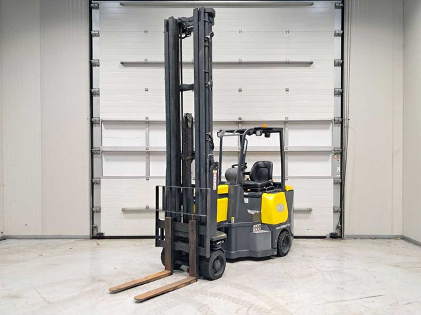 Wózki widłowe używane AISLE_MASTER 20SHE ELEKTRO VIERRADFRONTSTAPLER (12884159)