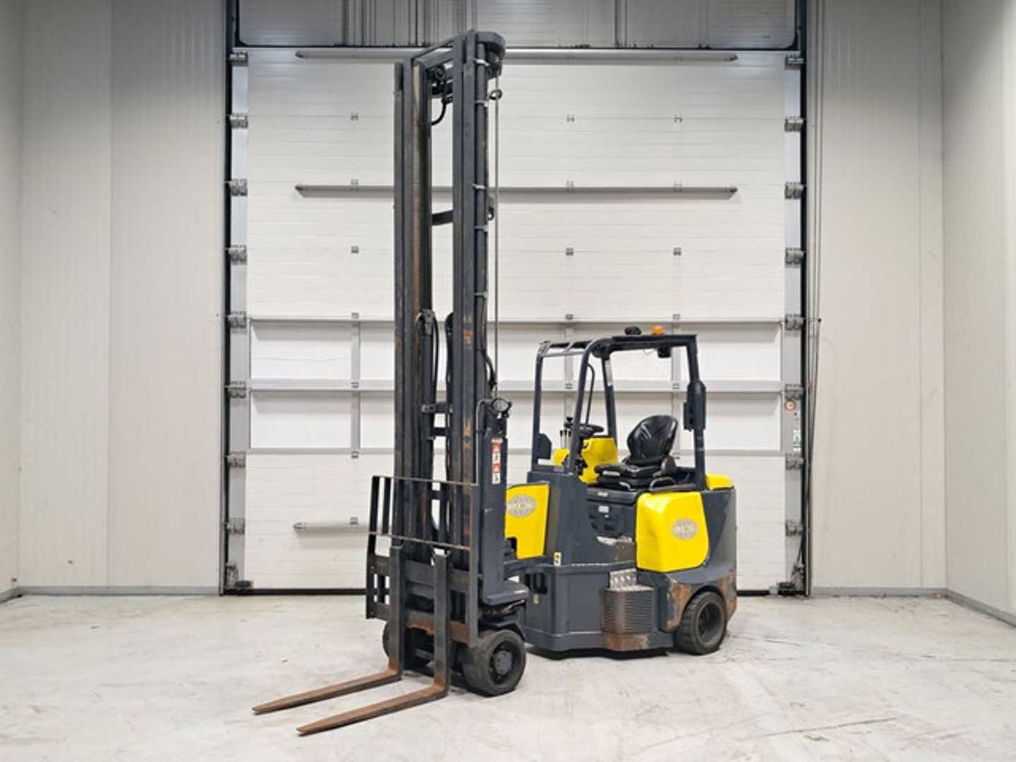 Wózki widłowe używane AISLE_MASTER AM20WHE ELEKTRO VIERRADFRONTSTAPLER (12918334)