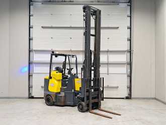 Wózki widłowe używane AISLE_MASTER AM20WHE ELEKTRO VIERRADFRONTSTAPLER (12918334)