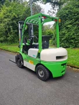 Wózki widłowe używane ARTISON FD25.33 DIESEL VIERRADFRONTSTAPLER (13050182)