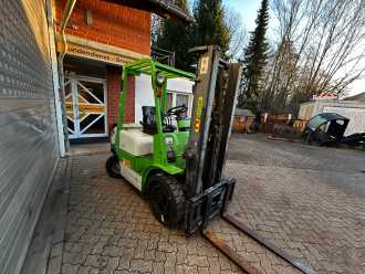 Wózki widłowe używane ARTISON FD25.33 DIESEL VIERRADFRONTSTAPLER (13050182)