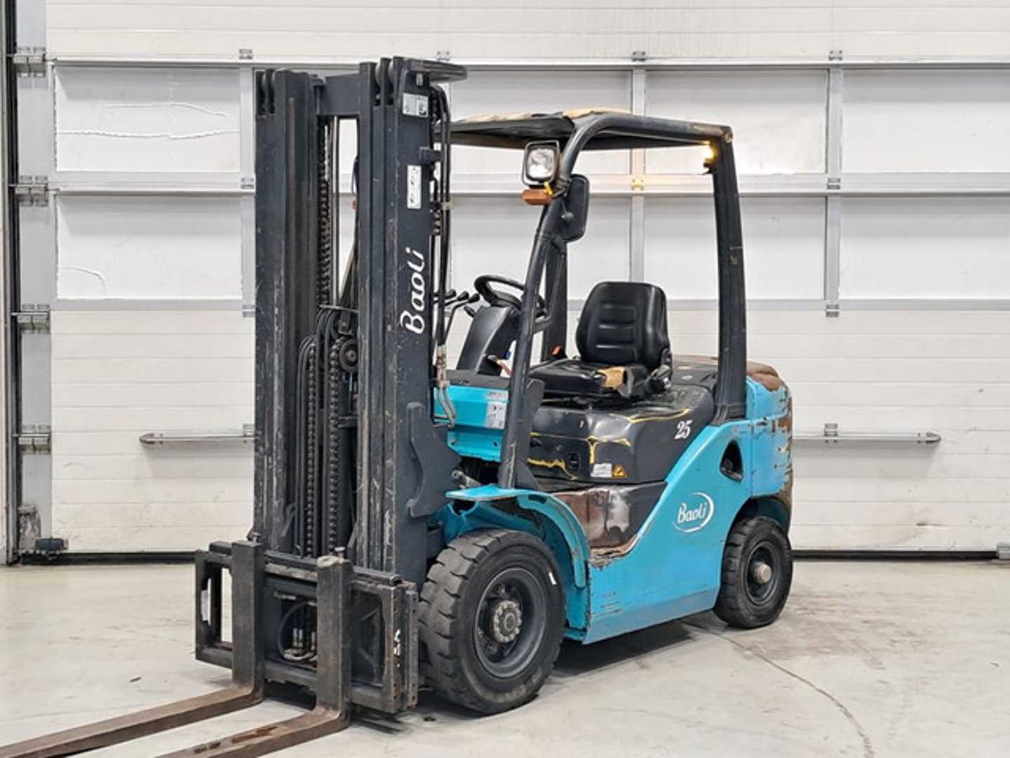 Wózki widłowe używane BAOLI CD25 DIESEL VIERRADFRONTSTAPLER (13051975)