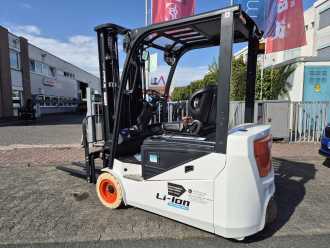 Wózki widłowe używane BOBCAT B 20 NT ELEKTRO DREIRADFRONTSTAPLER (13066319)