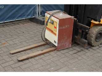 Wózki widłowe używane BOSS SJ13-70MK V/A-1 ELEKTRO VIERRADFRONTSTAPLER (13062985)