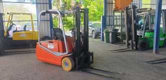 Wózki widłowe używane BT C3E160 ELEKTRO DREIRADFRONTSTAPLER (12966246)