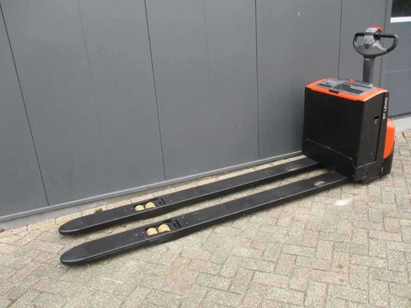 Wózki widłowe używane BT LWE180 ELEKTRO NIEDERHUBWAGENDEICHSEL (13060361)