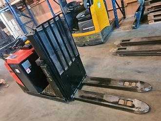 Wózki widłowe używane BT OSE120 ELEKTRO NIEDERHUBKOMMISSIONIERER (12796668)