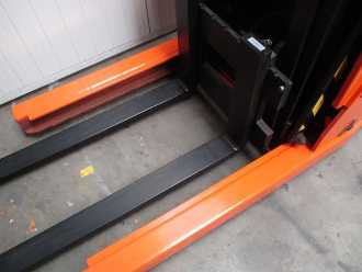 Wózki widłowe używane BT RWE120 ELEKTRO HOCHHUBWAGENFAHRERSTAND (13021812)