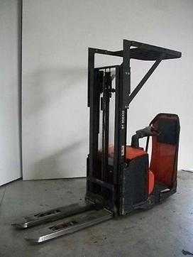 Wózki widłowe używane BT SPE125 ELEKTRO HOCHHUBWAGENFAHRERSTAND (12433181) backdrop