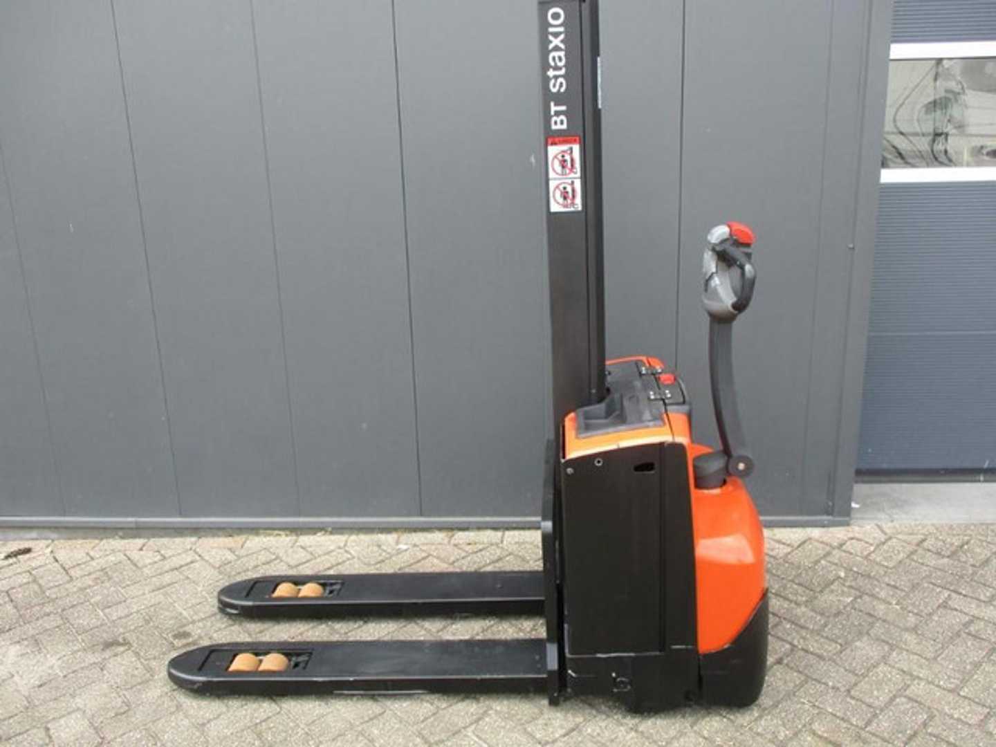 Wózki widłowe używane BT SWE 080L ELEKTRO HOCHHUBWAGENDEICHSEL (13059268)