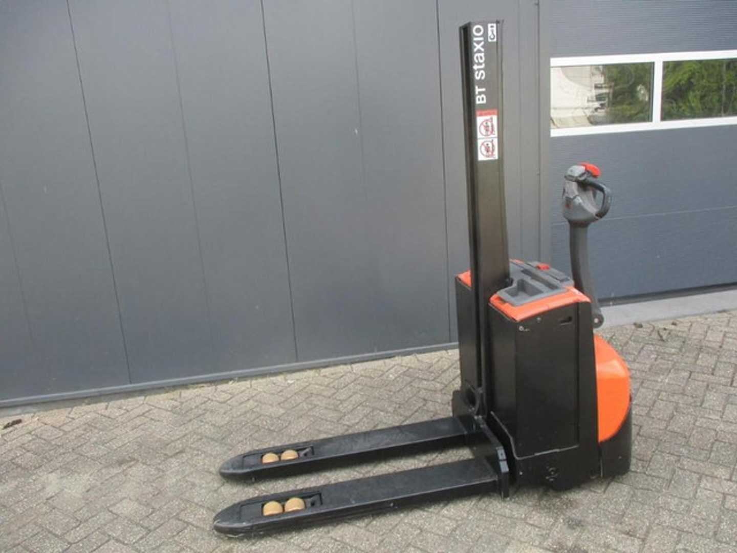 Wózki widłowe używane BT SWE 080L ELEKTRO HOCHHUBWAGENDEICHSEL (13059382)