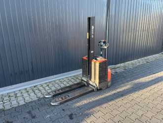 Wózki widłowe używane BT SWE080L ELEKTRO HOCHHUBWAGENDEICHSEL (13075460) backdrop