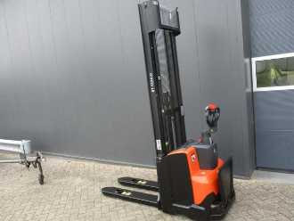 Wózki widłowe używane BT SWE120 ELEKTRO HOCHHUBWAGENFAHRERSTAND (13057699)