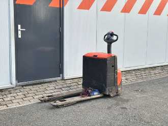 Wózki widłowe używane BT Toyota LWE160 ELEKTRO NIEDERHUBWAGENSEMIELEKTRISCH (13075290) backdrop