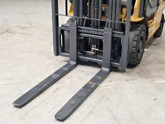 Wózki widłowe używane CATERPILLAR DP18NT DIESEL VIERRADFRONTSTAPLER (13058630)