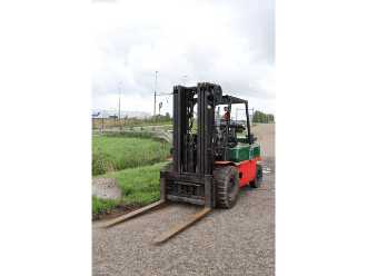 Wózki widłowe używane CATERPILLAR DP40 DIESEL VIERRADFRONTSTAPLER (13065090)