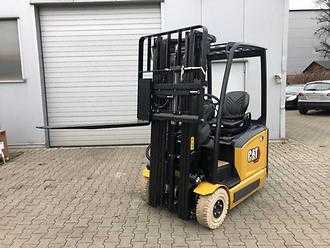 Wózki widłowe używane CATERPILLAR EP16ACNT ELEKTRO DREIRADFRONTSTAPLER (13068997)