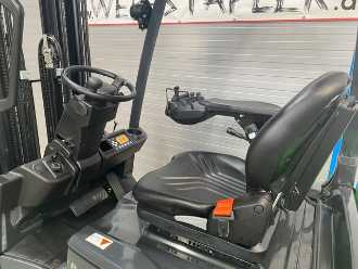Wózki widłowe używane CESAB B318II ELEKTRO DREIRADFRONTSTAPLER (13057783)