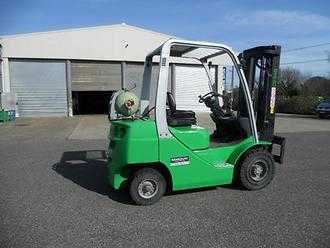 Wózki widłowe używane CESAB M320G GAS VIERRADFRONTSTAPLER (13029337)