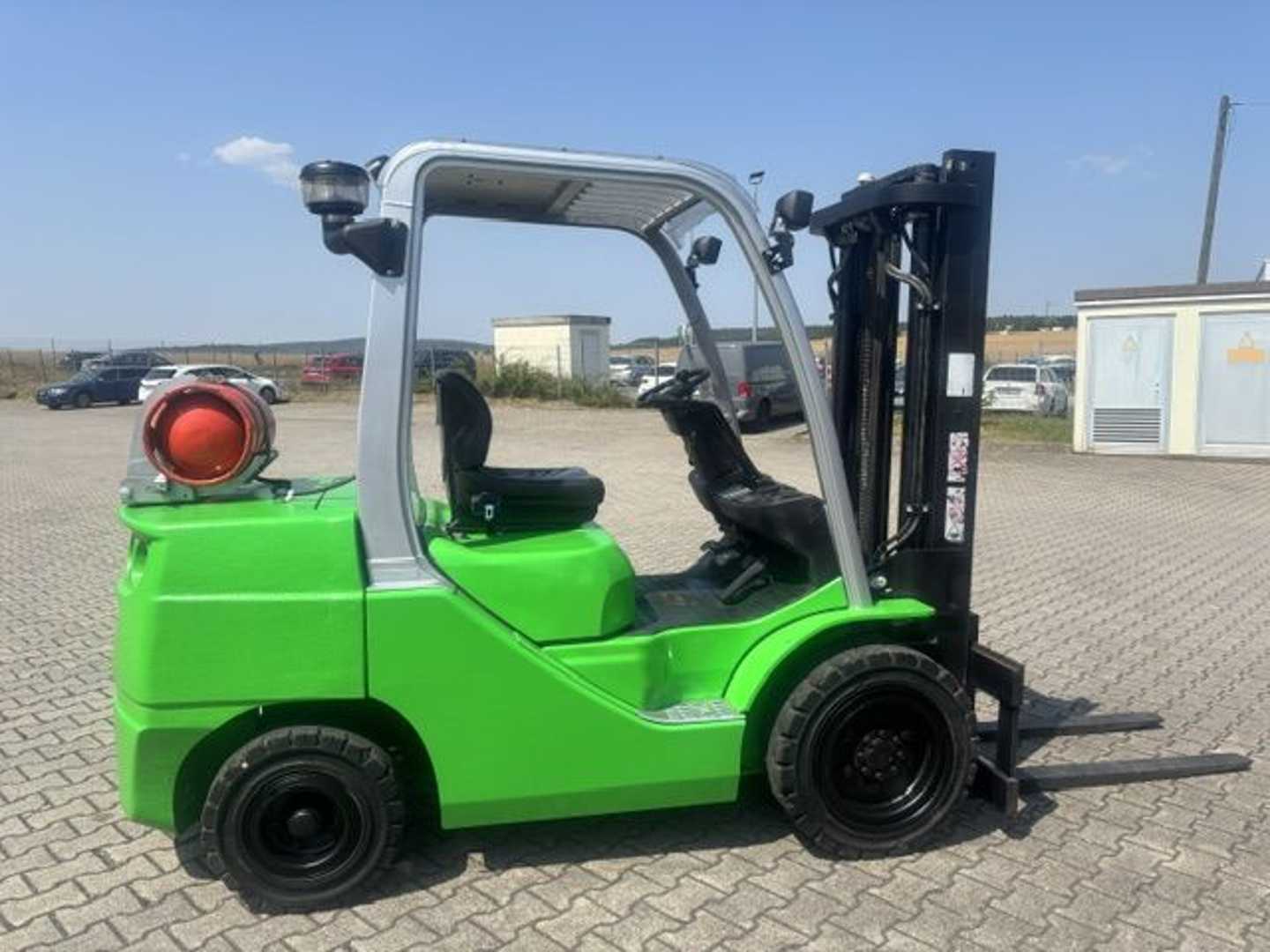 Wózki widłowe używane CESAB M330 GAS VIERRADFRONTSTAPLER (13059451)