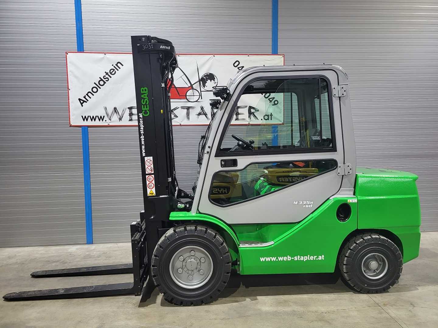 Wózki widłowe używane CESAB M335H-DV DIESEL VIERRADFRONTSTAPLER (13058095)
