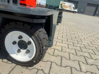 Wózki widłowe używane COMBILIFT C3000GST / Triplex 8300 mm GAS VIERWEGESTAPLER (13052123)