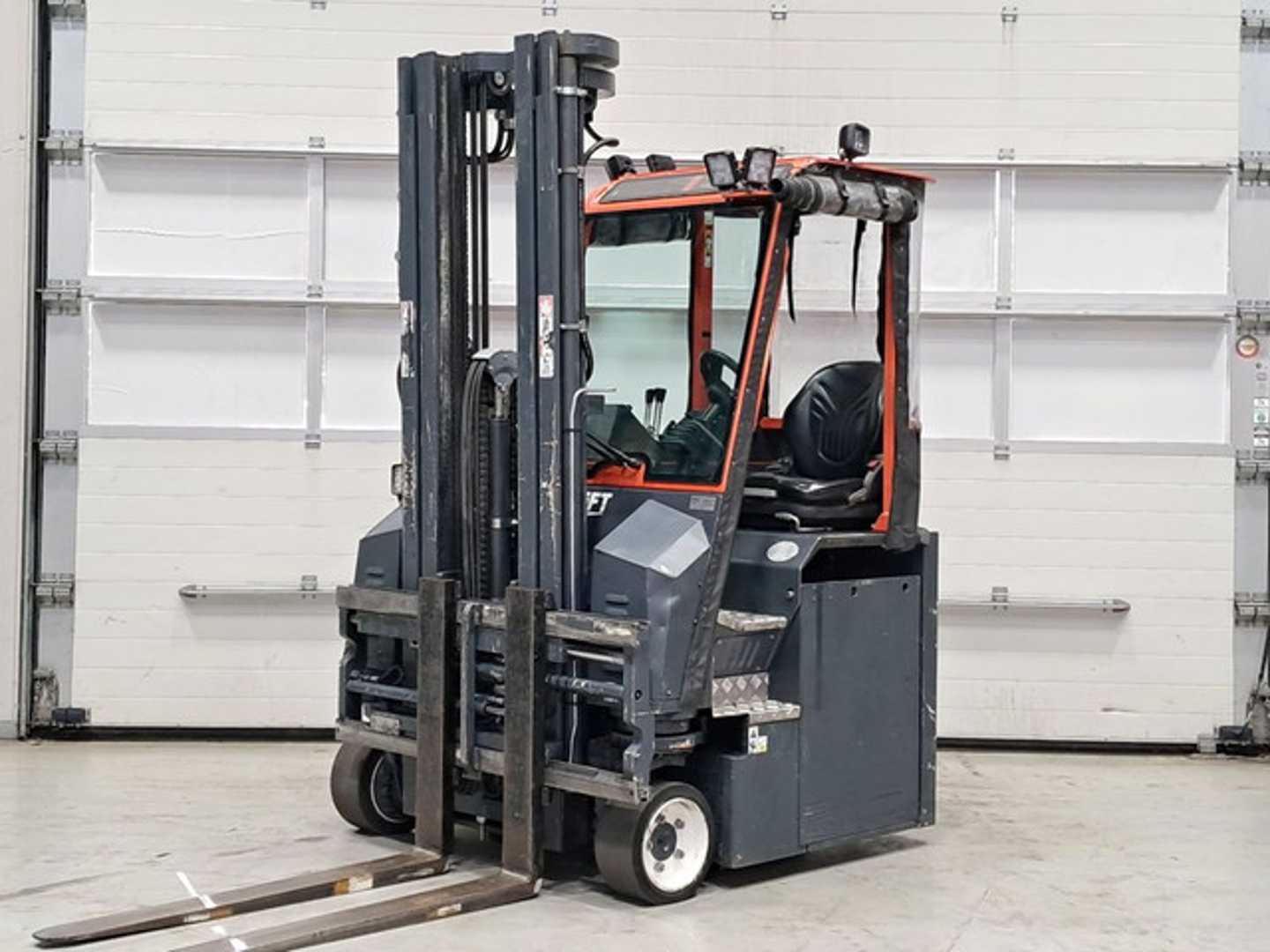 Wózki widłowe używane COMBILIFT CBE2500 ELEKTRO SEITENSTAPLER (12954744)