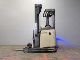 Wózki widłowe używane CROWN ESR 5260 ELEKTRO SCHUBMASTSTAPLER (13048325)