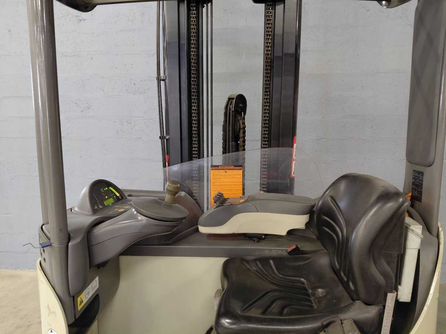 Wózki widłowe używane CROWN ESR5240-1.4 ELEKTRO SCHUBMASTSTAPLER (13071228)
