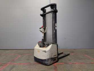 Wózki widłowe używane CROWN WF3000 10 ELEKTRO HOCHHUBWAGENDEICHSEL (13038742) backdrop
