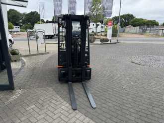 Wózki widłowe używane DOOSAN B15T-5 ELEKTRO DREIRADFRONTSTAPLER (13012685)