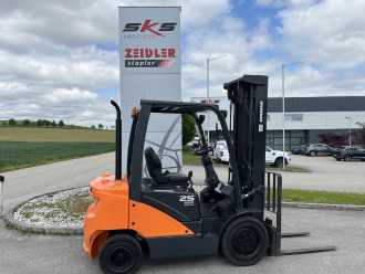 Wózki widłowe używane DOOSAN D25S-7 DIESEL VIERRADFRONTSTAPLER (13043965)